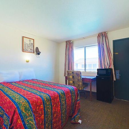 Castle Inn & Suites By Oyo Chickasha Exteriér fotografie