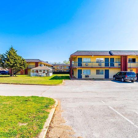Castle Inn & Suites By Oyo Chickasha Exteriér fotografie