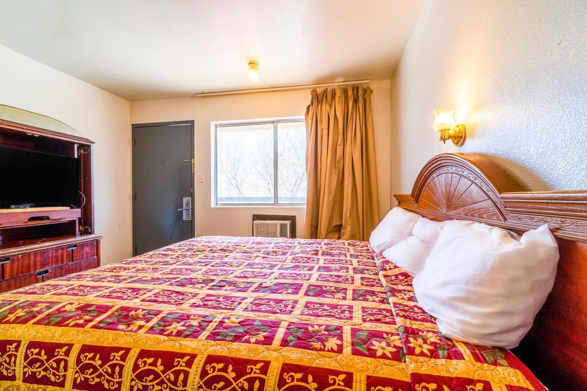 Castle Inn & Suites By Oyo Chickasha Exteriér fotografie