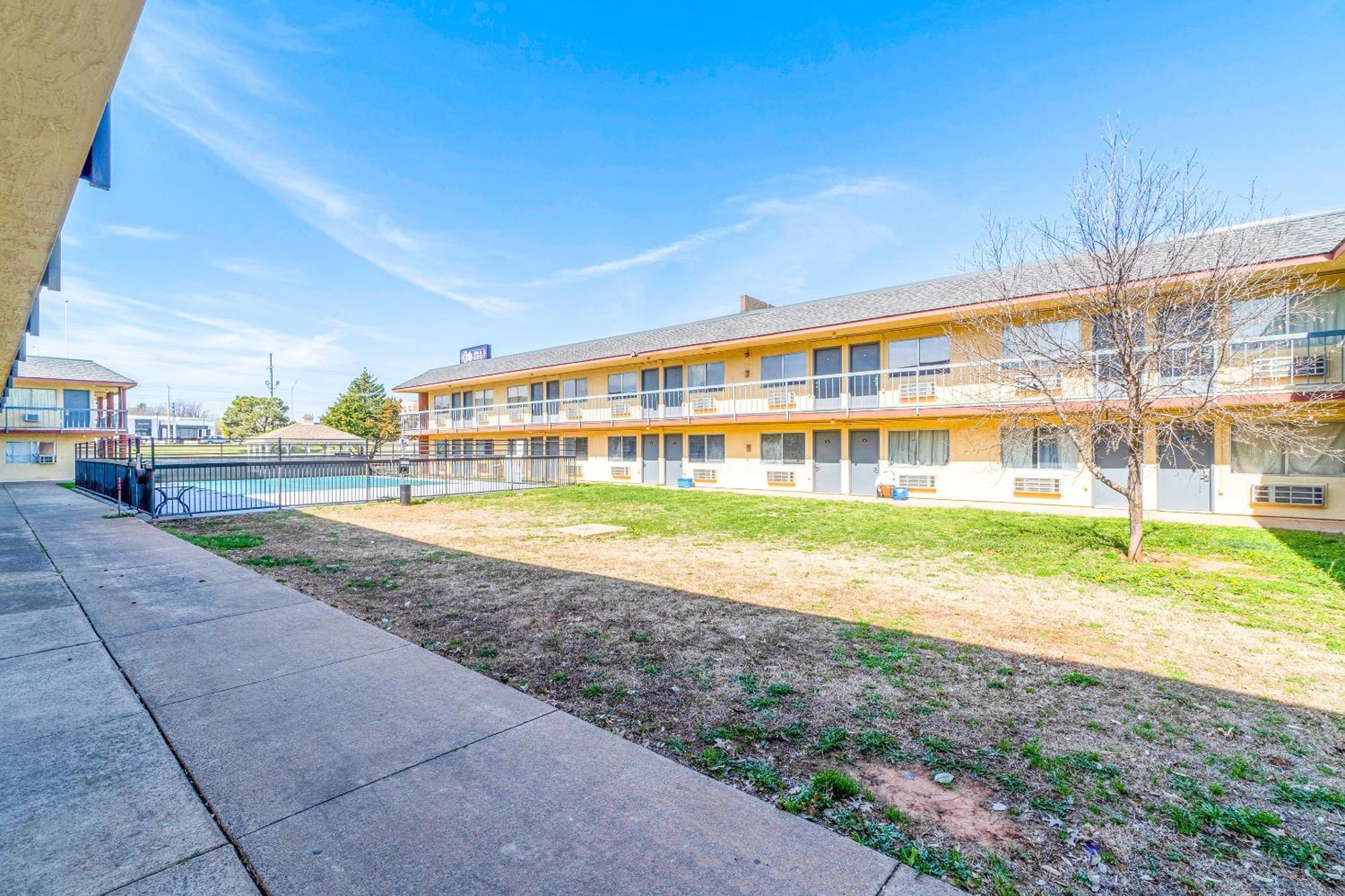 Castle Inn & Suites By Oyo Chickasha Exteriér fotografie