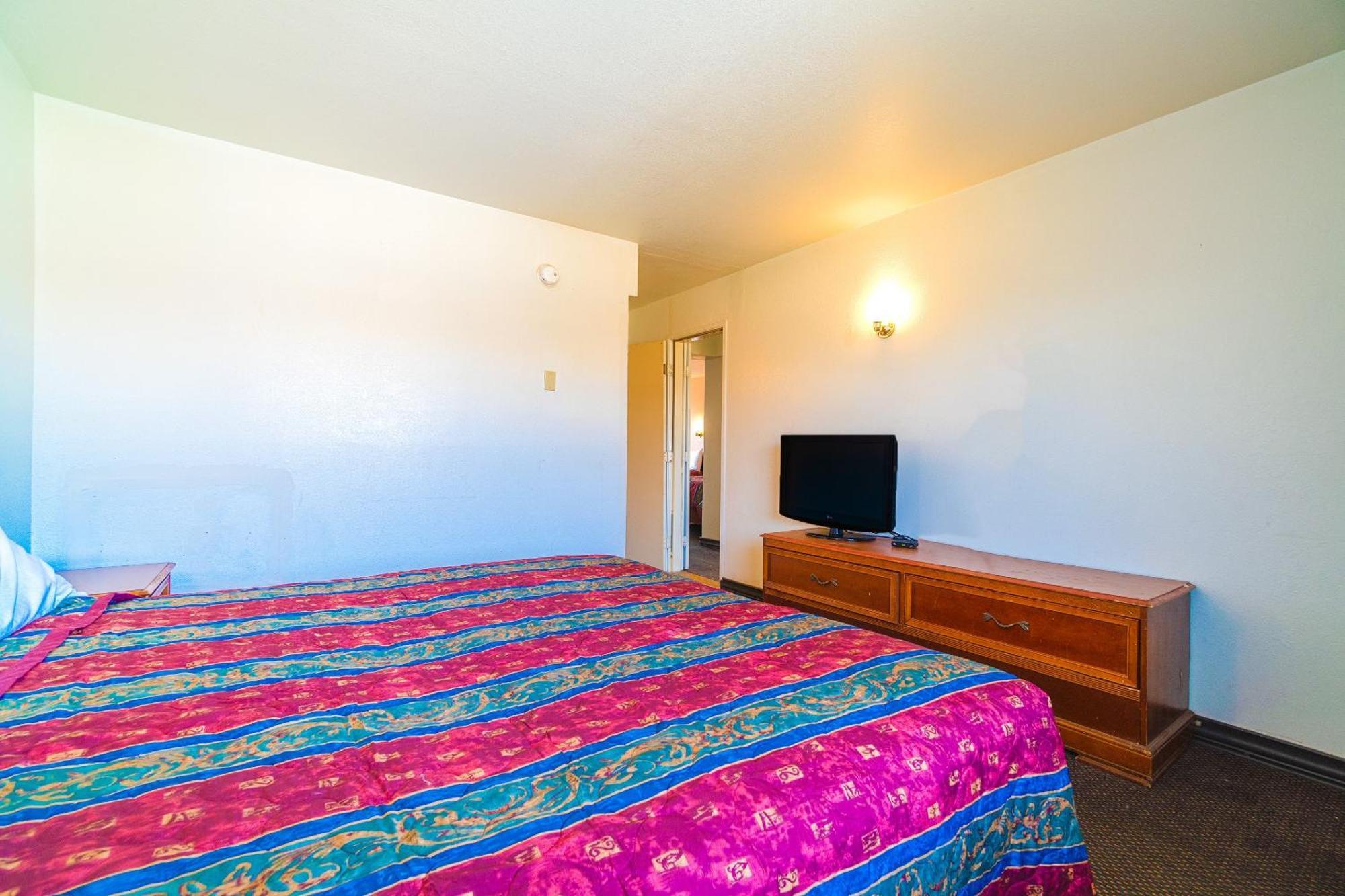 Castle Inn & Suites By Oyo Chickasha Exteriér fotografie