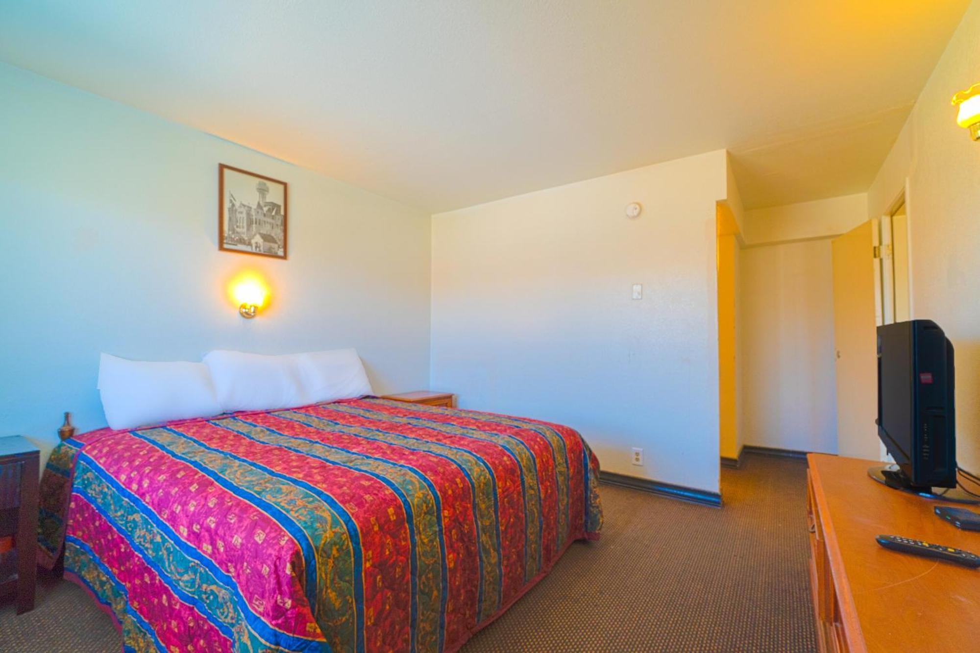 Castle Inn & Suites By Oyo Chickasha Exteriér fotografie